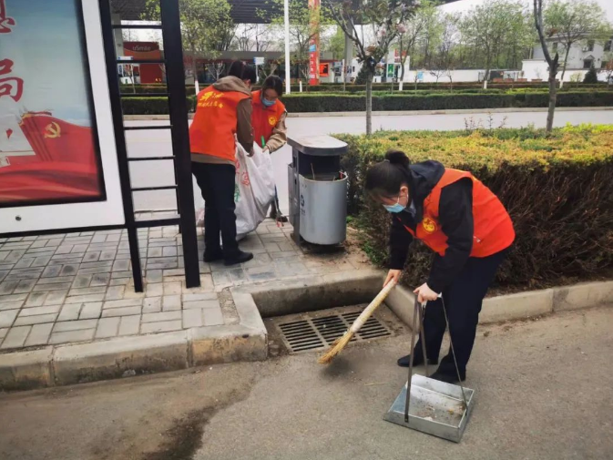 市產(chǎn)投集團(tuán)赴包抓共建村社開展衛(wèi)生清掃志愿服務(wù)活動(dòng)(圖5)